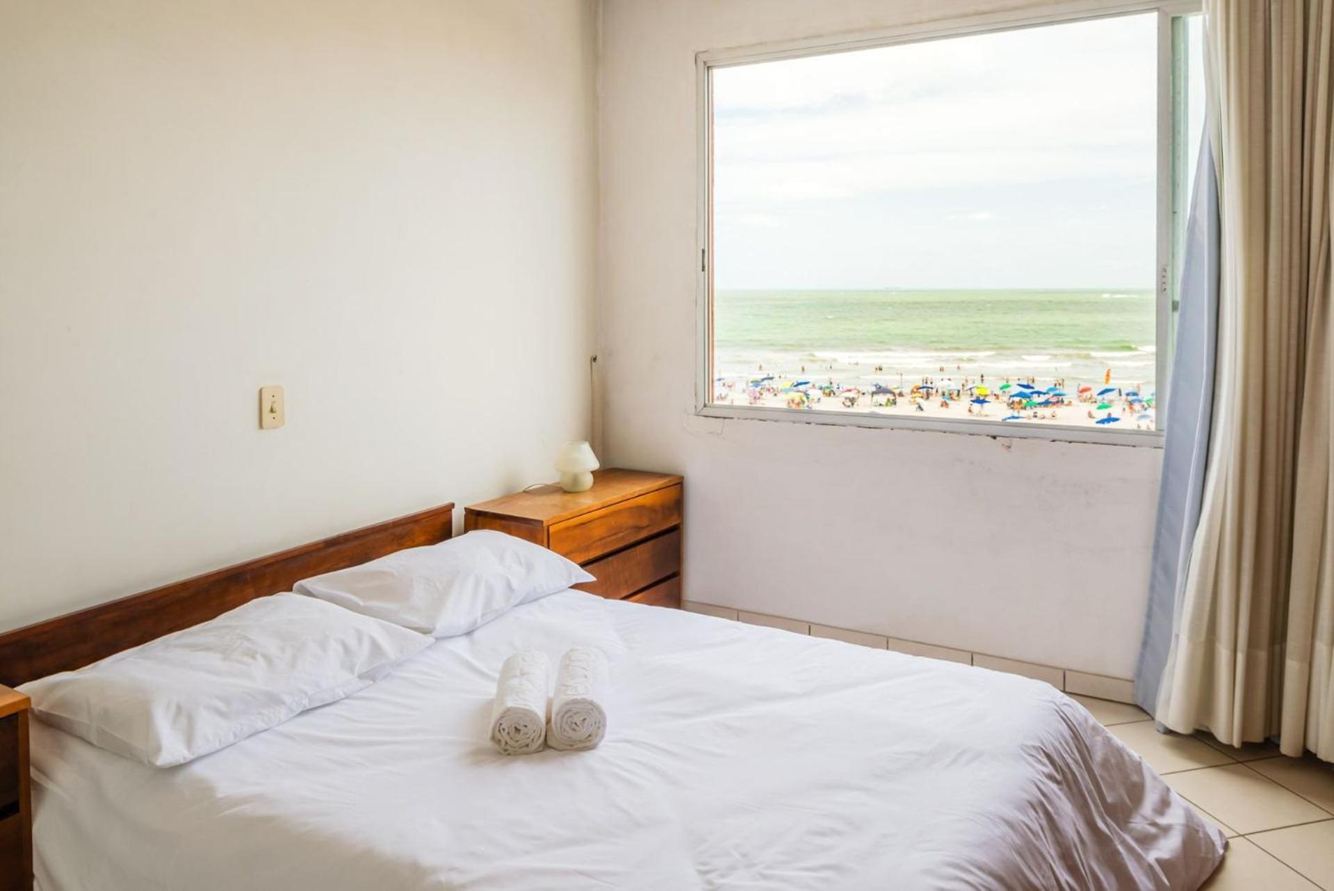 Apto Pe Na Areia Com Linda Vista Frente Mar Cel403 Lejlighed Balneário Camboriú Eksteriør billede