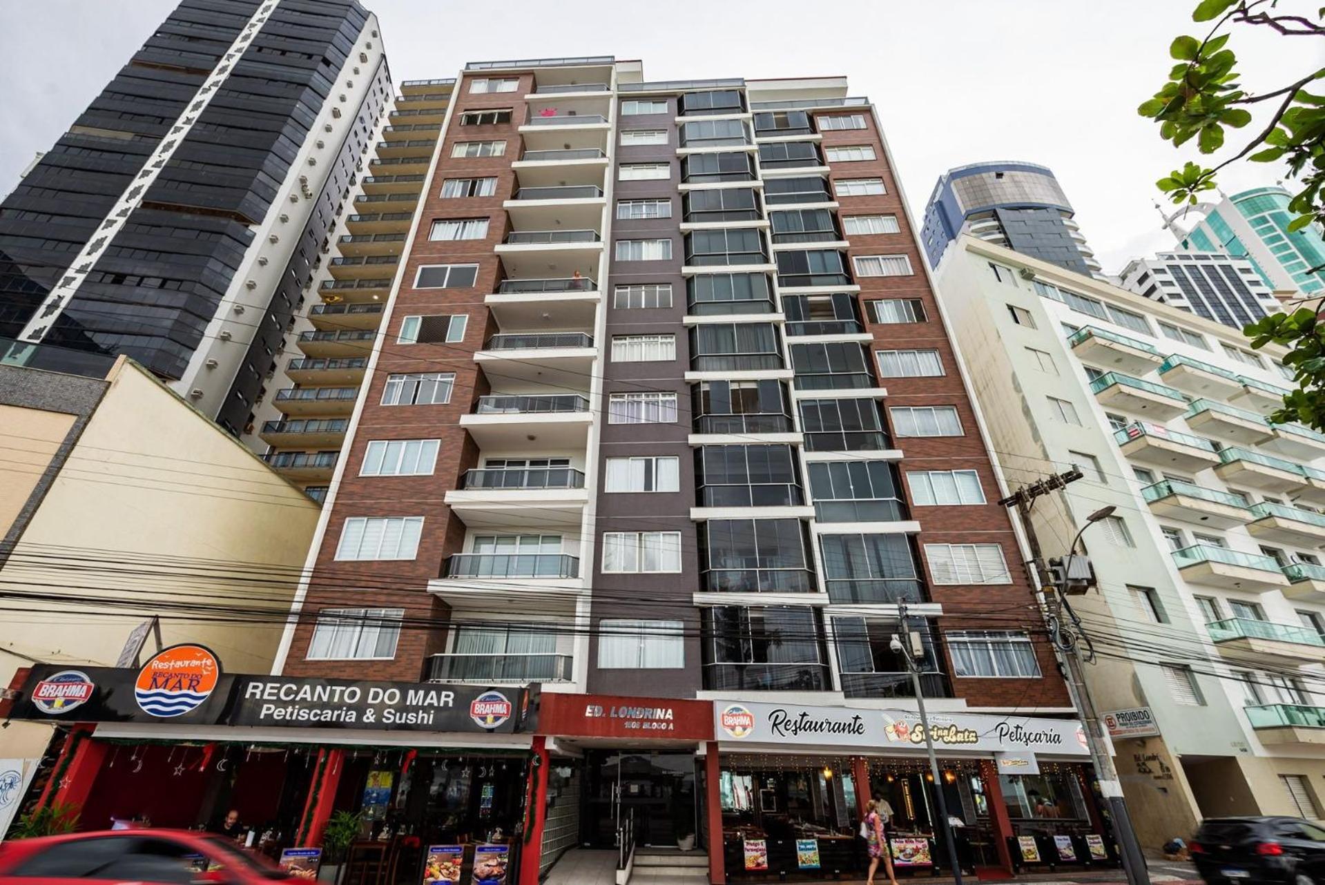 Apto Pe Na Areia Com Linda Vista Frente Mar Cel403 Lejlighed Balneário Camboriú Eksteriør billede